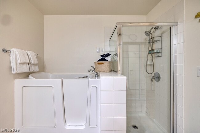 Building Photo - 353 E Bonneville Ave