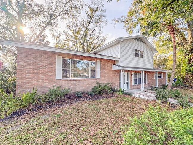 Building Photo - 1631 Monterey Ln