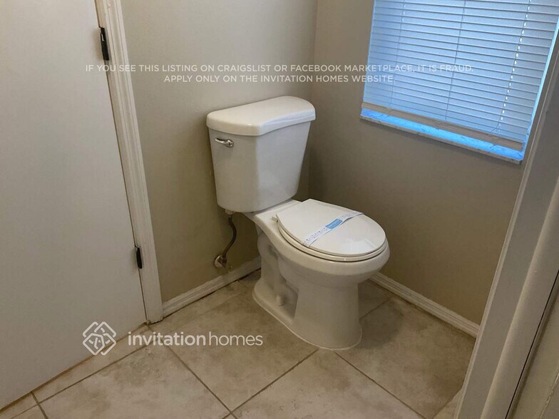 Building Photo - 6307 7th St Ct E