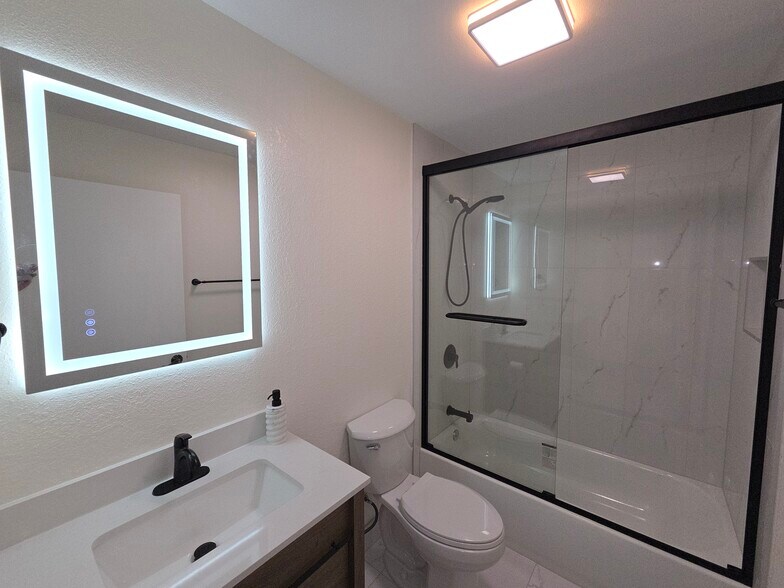 Building Photo - 5305 Buckhead Cir