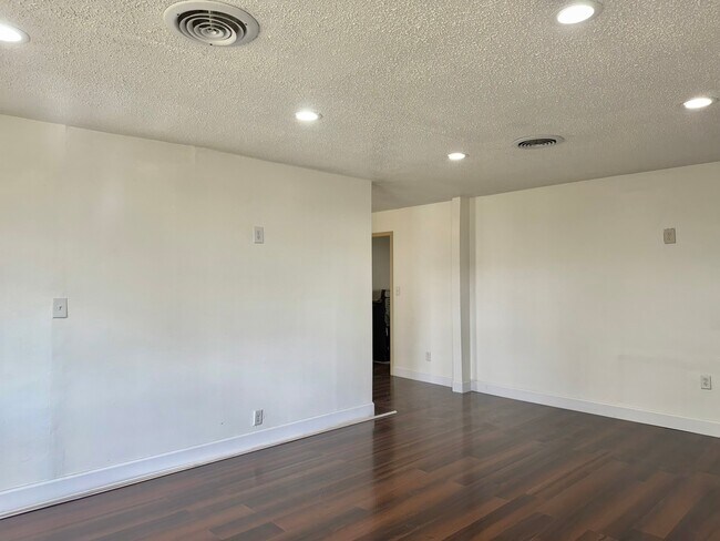Building Photo - 3527 Rosedale St