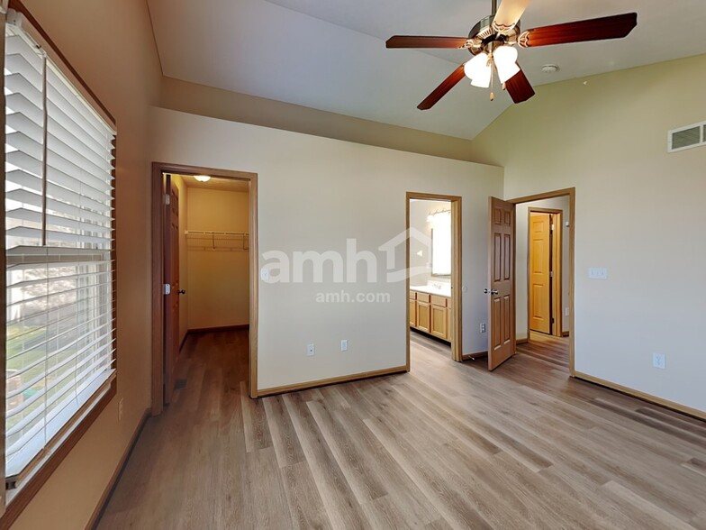 Building Photo - 219 Hayfield Dr