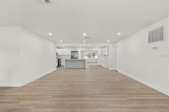 Building Photo - 2352 Lorena Ln