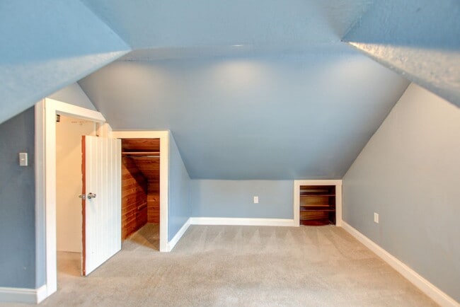 Building Photo - 3 Bed, 2.5 Bath Home in Port Norfolk