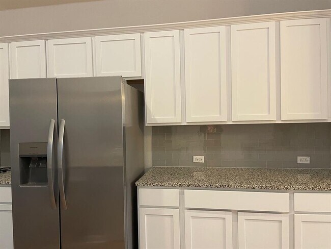 Building Photo - 665 Donegal Ln