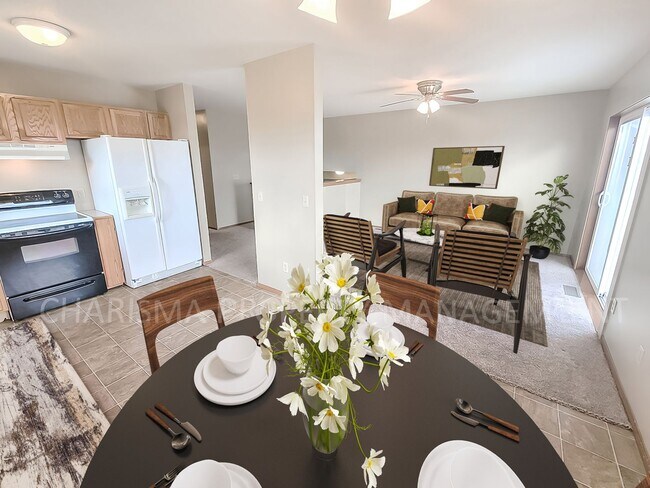 Building Photo - COZY 3 BD, 2 BA HOUSE IN NORTHWEST SIOUX FALLS!