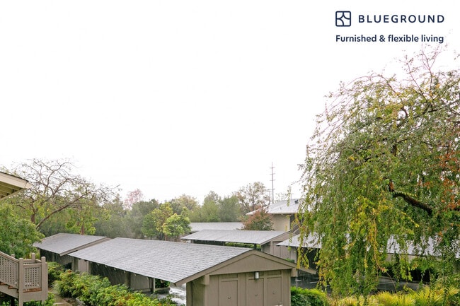 Building Photo - 10870 N Stelling Rd