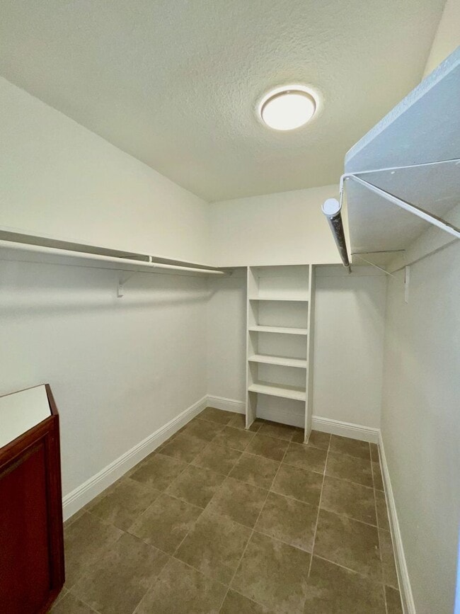 Building Photo - 1 Bed /1 Bath w/ Private Courtyard