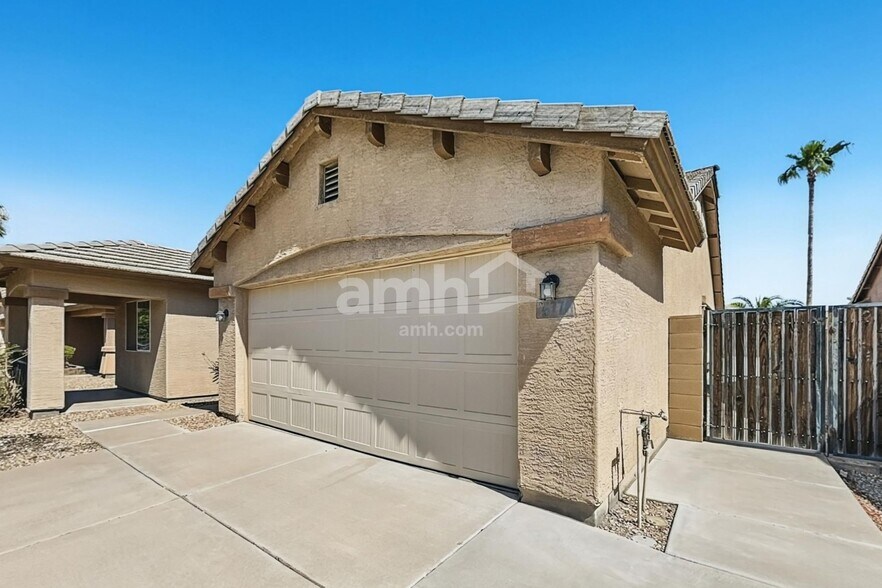 Building Photo - 16776 W Mesquite Dr
