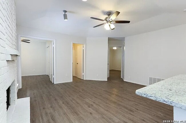 Building Photo - Beautiful Home in Candlewood Park Ready for Move-In!