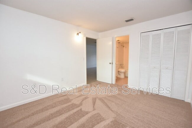 Building Photo - 141 Fernery Rd