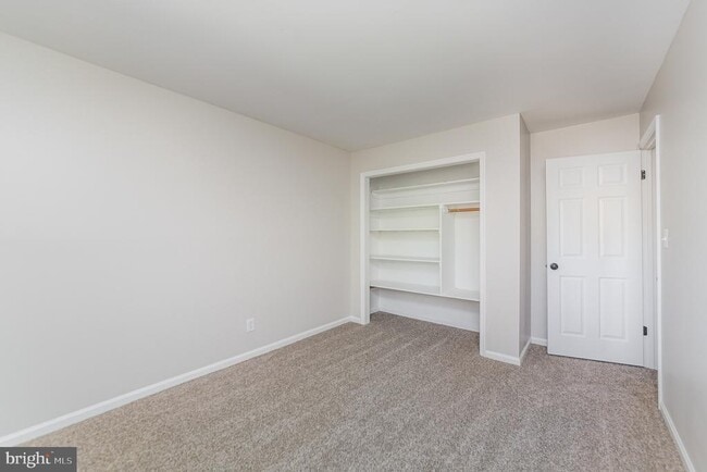 Building Photo - 825 Chesney Ln