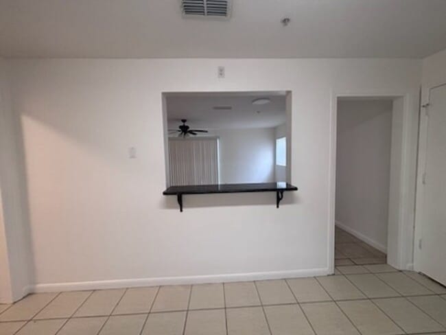 Building Photo - Southport Home