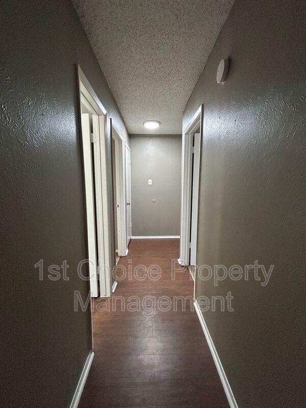 Building Photo - 625 Edwards Dr