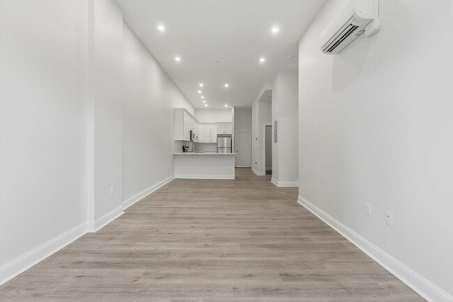 Building Photo - 19-25 Essex St