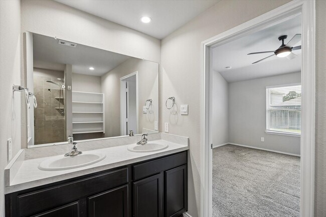 Building Photo - 40463 Gdn Hts Ln
