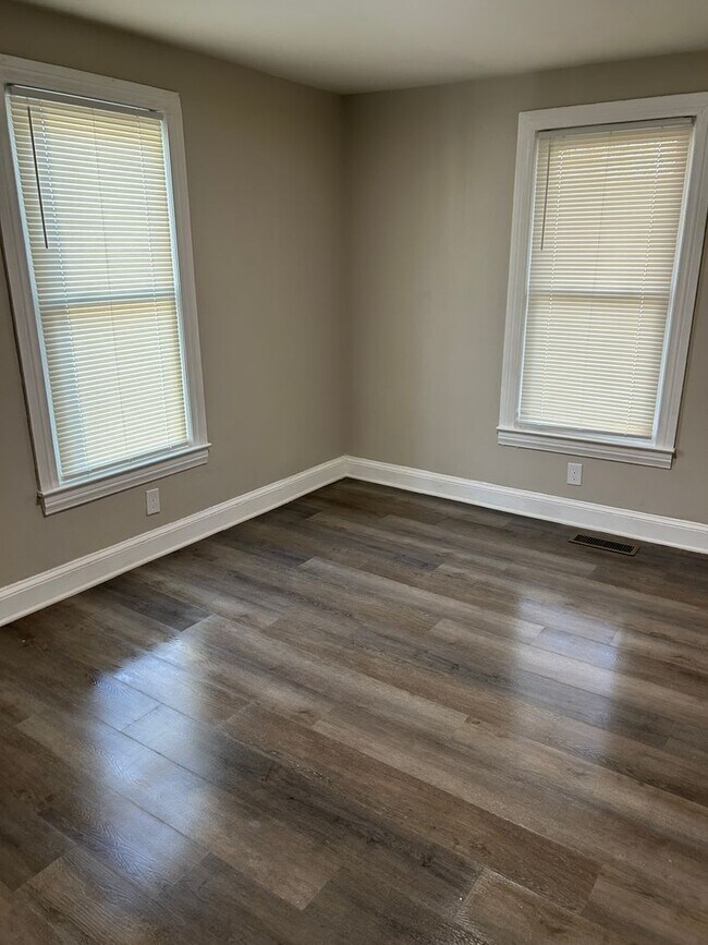 Building Photo - 1629 Emerald St