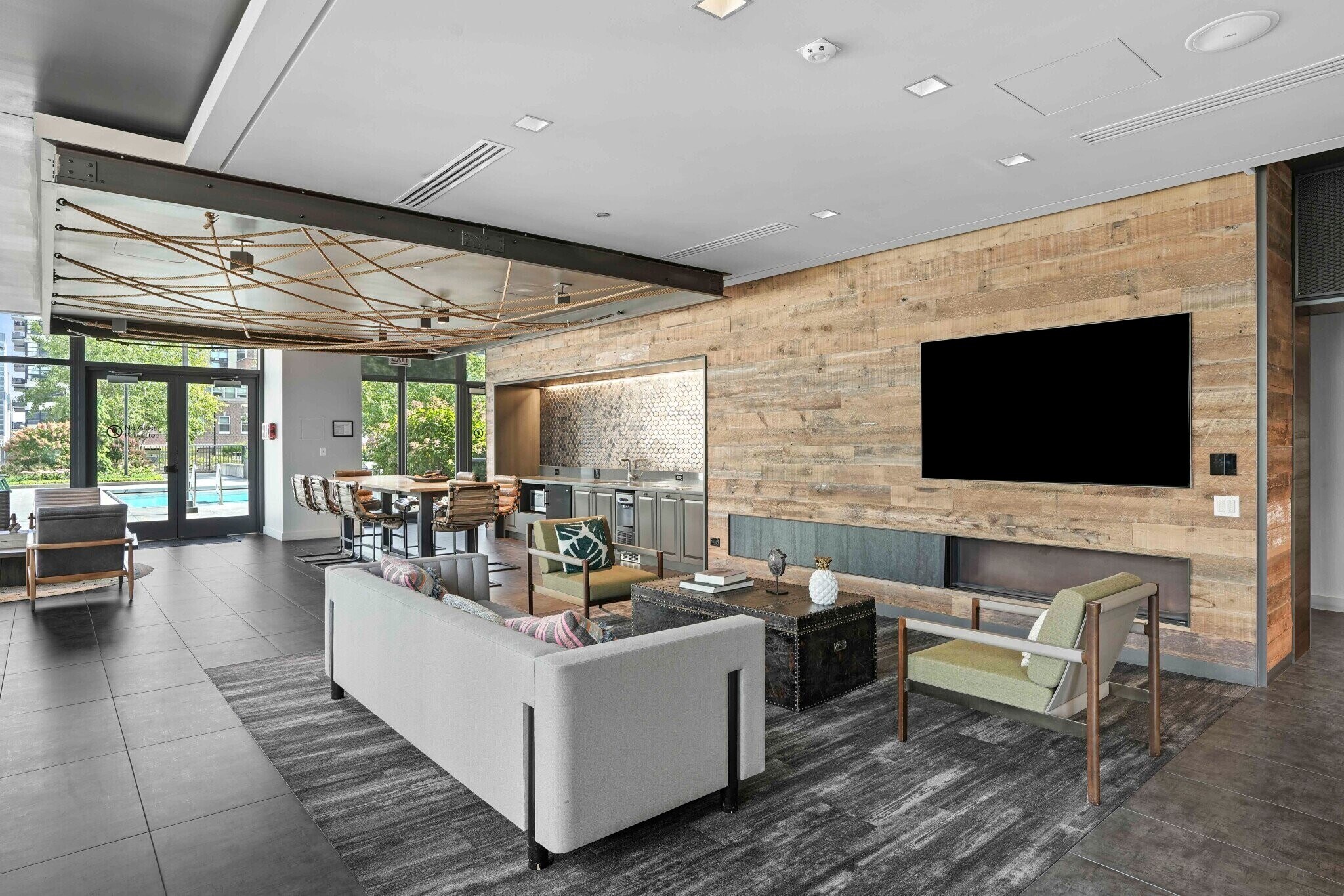 Building Photo - 159 W Superior St