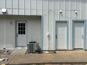 Building Photo - WaveHaus