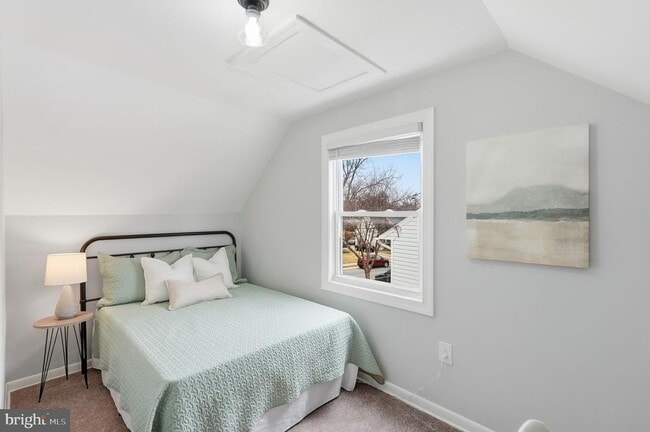 Building Photo - 5716 Crawford Dr