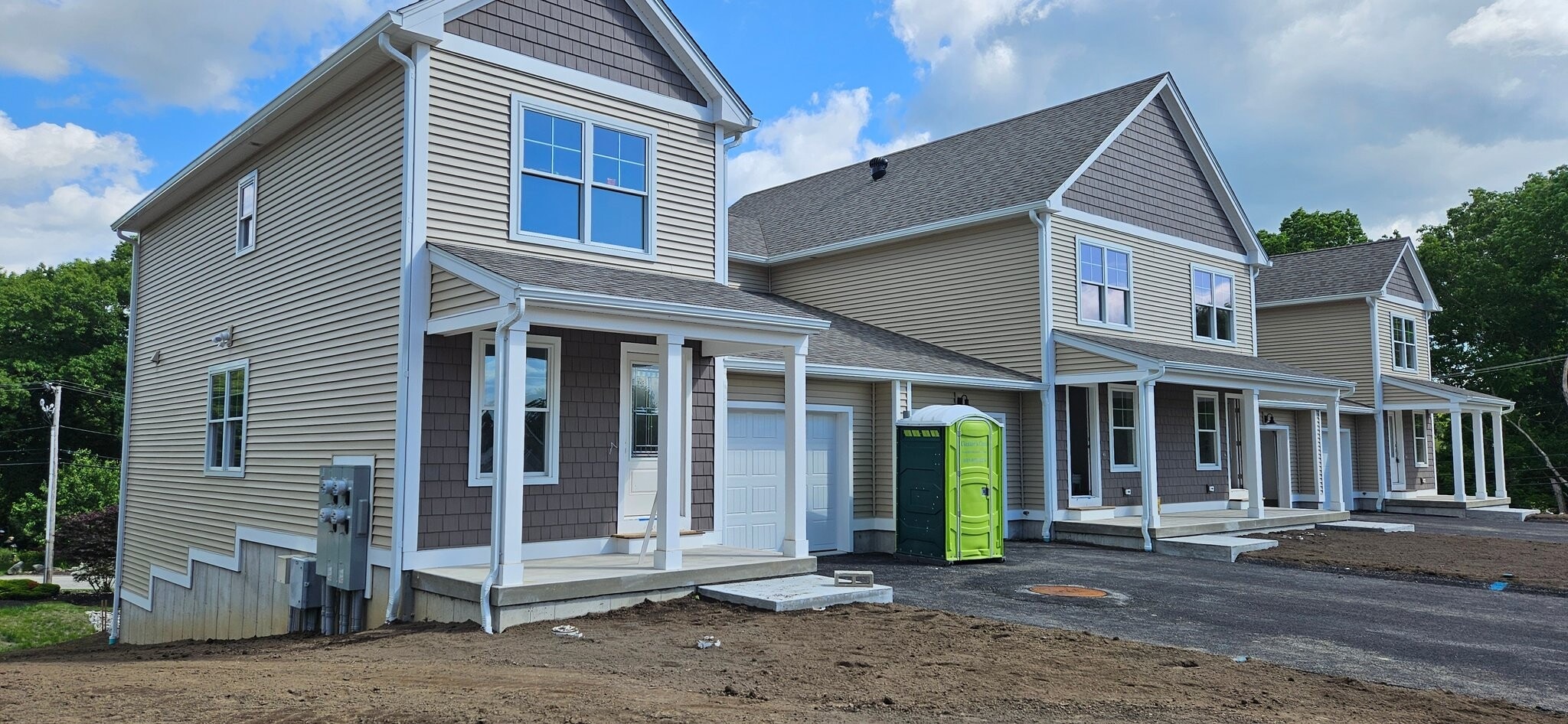 Building Photo - 719 Putnam Pike