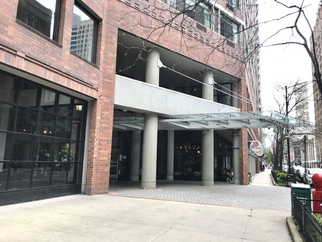 Building Photo - 211 E Ohio St