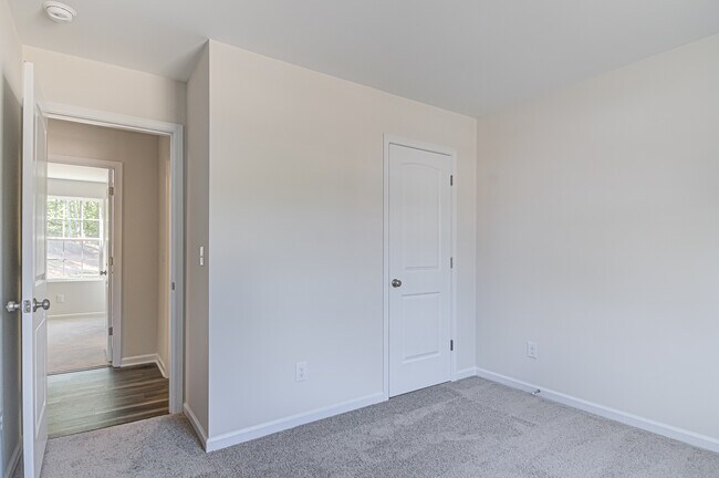 Building Photo - 3155 Misty Ridge Dr