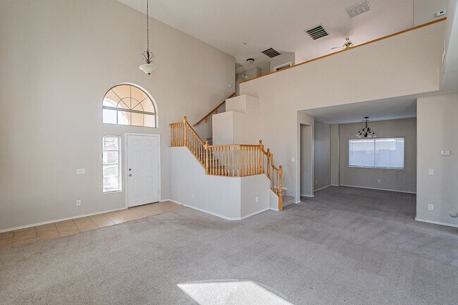 Building Photo - large 3 bedroom home for rent