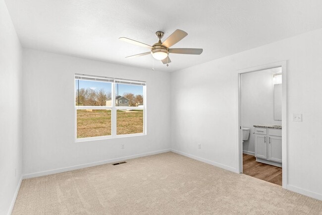 Building Photo - Nearly NEW home in Willard!
