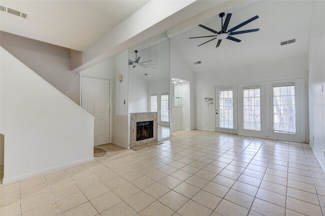 Building Photo - 16800 Sugar Pine Dr