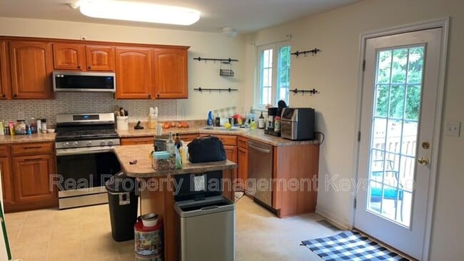 Building Photo - 261 Corey Dr