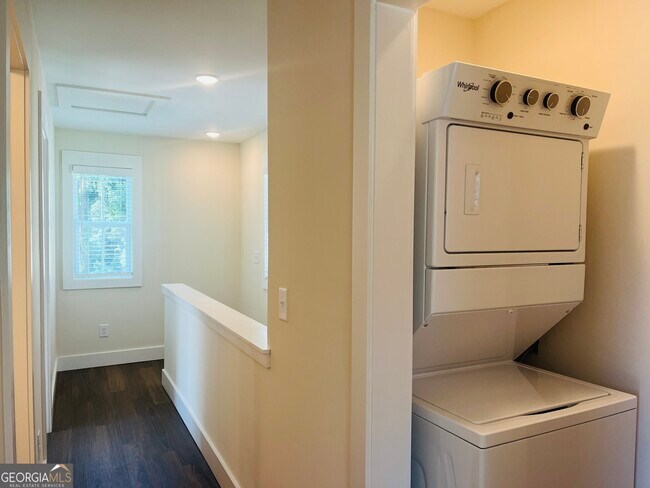 Building Photo - 103 Gardenia Ln