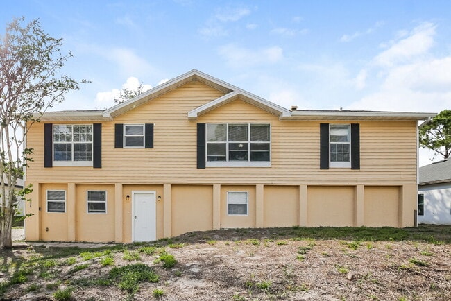 Building Photo - 2216 Leda Ave S
