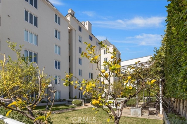 Building Photo - 1424 N Crescent Heights Blvd