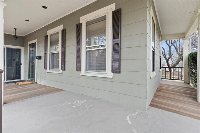 Building Photo - 55 Caldwell St