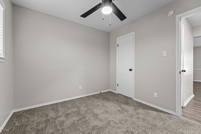 Building Photo - 1301 W Hwy 287 Byp