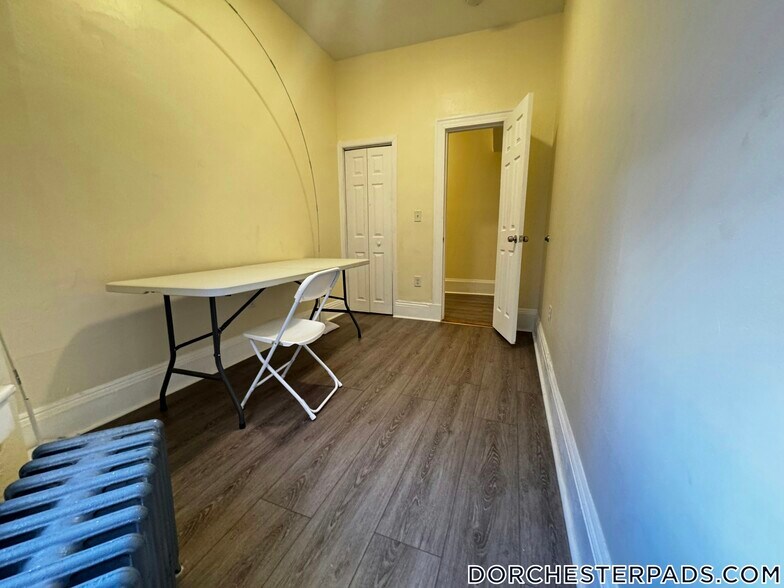 Building Photo - 81 Ruthven St