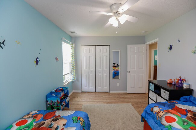 Building Photo - Modern Comfort in a Peaceful Setting – 4BR...