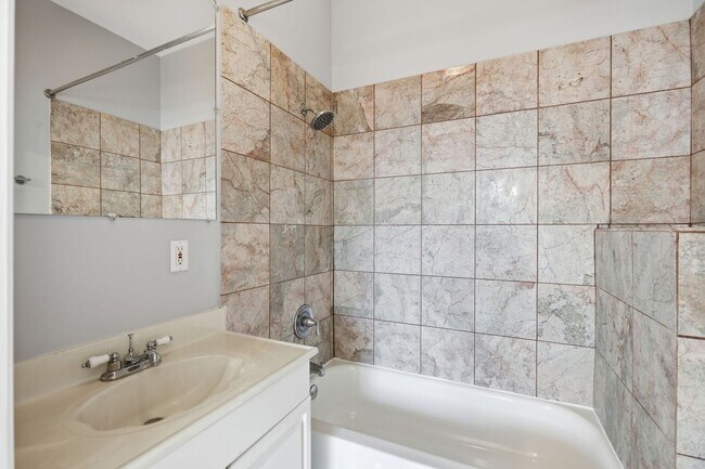 Building Photo - 58 Quincy Pl NE