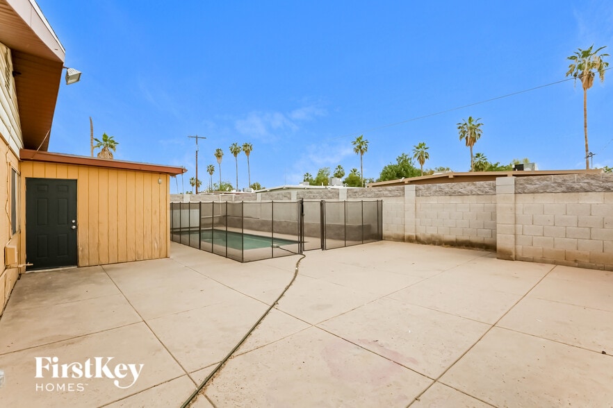 Building Photo - 3746 W Puget Ave