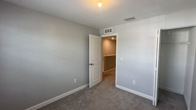 Building Photo - 4230 Napoli Lake Dr