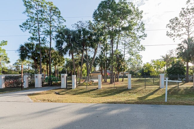 Building Photo - 5-Bed Home With Private Heated Pool & Large Yard - Pet Friendly!