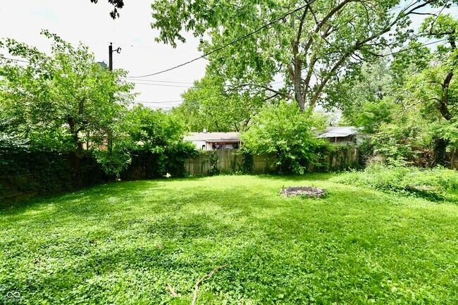 Building Photo - 3550 Eisenhower Dr
