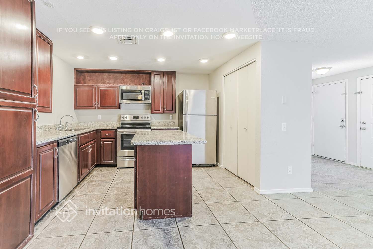 Building Photo - 1616 W Los Arboles Pl