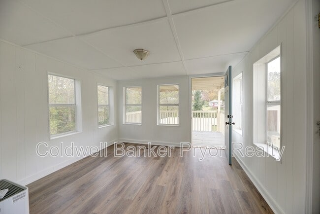 Building Photo - 65 Nason St