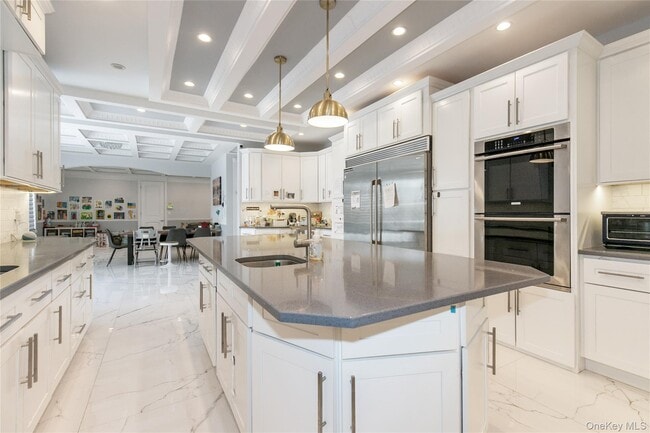 Building Photo - 66 Essex Rd