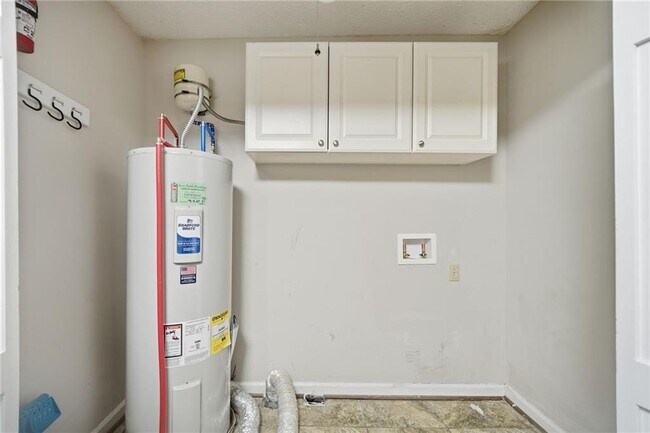 Building Photo - 3890 Steve Tate Hwy