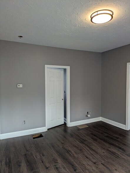 Building Photo - 16 Barrows St