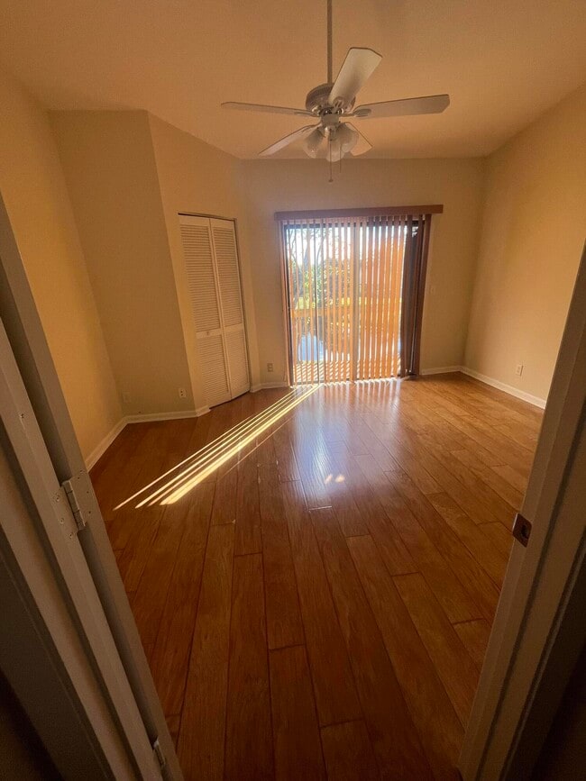 Building Photo - 1627 Hawthorne Pl