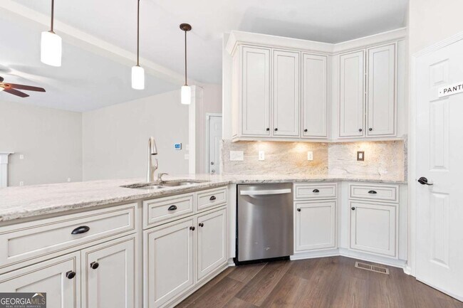 Building Photo - 6462 Millstone Cove Dr